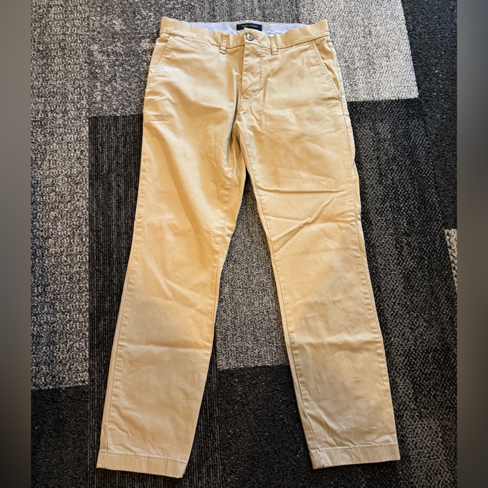 Tommy Hilfiger Khaki Pants (Size 30/30)
